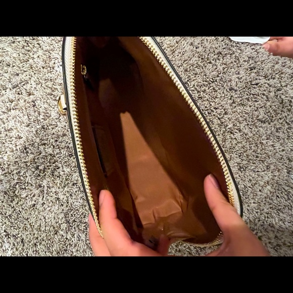 White Coach HandBag - Picture 4 of 4